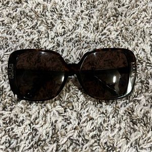 Tory Burch Havana Square T Logo Oversized Tortoise - TY7132U